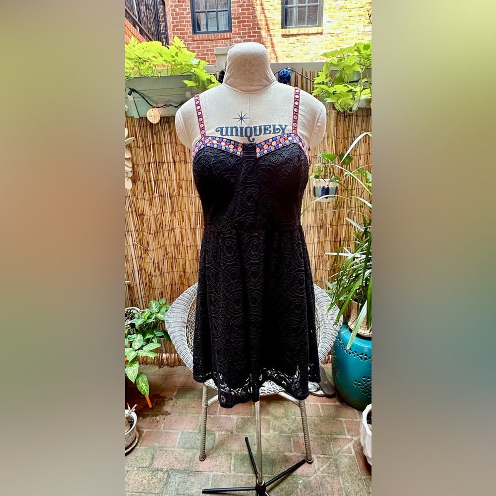 Xilaration Women’s Black Lace Fit and Flare Mini Dress Size L (8/10)